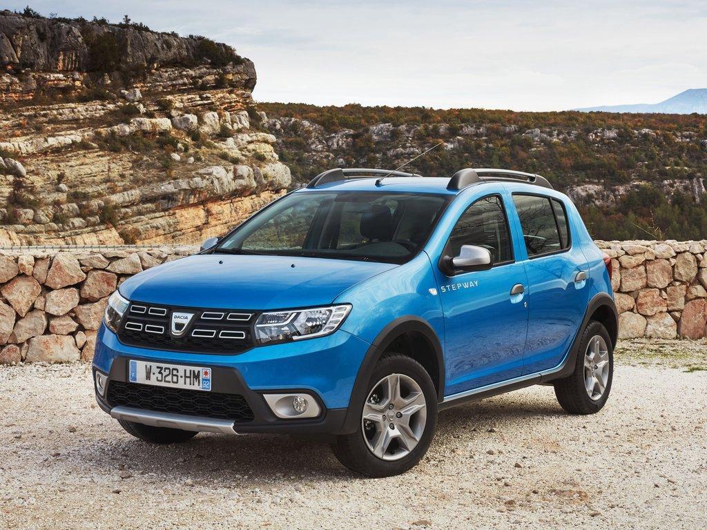 blue dacia sandero